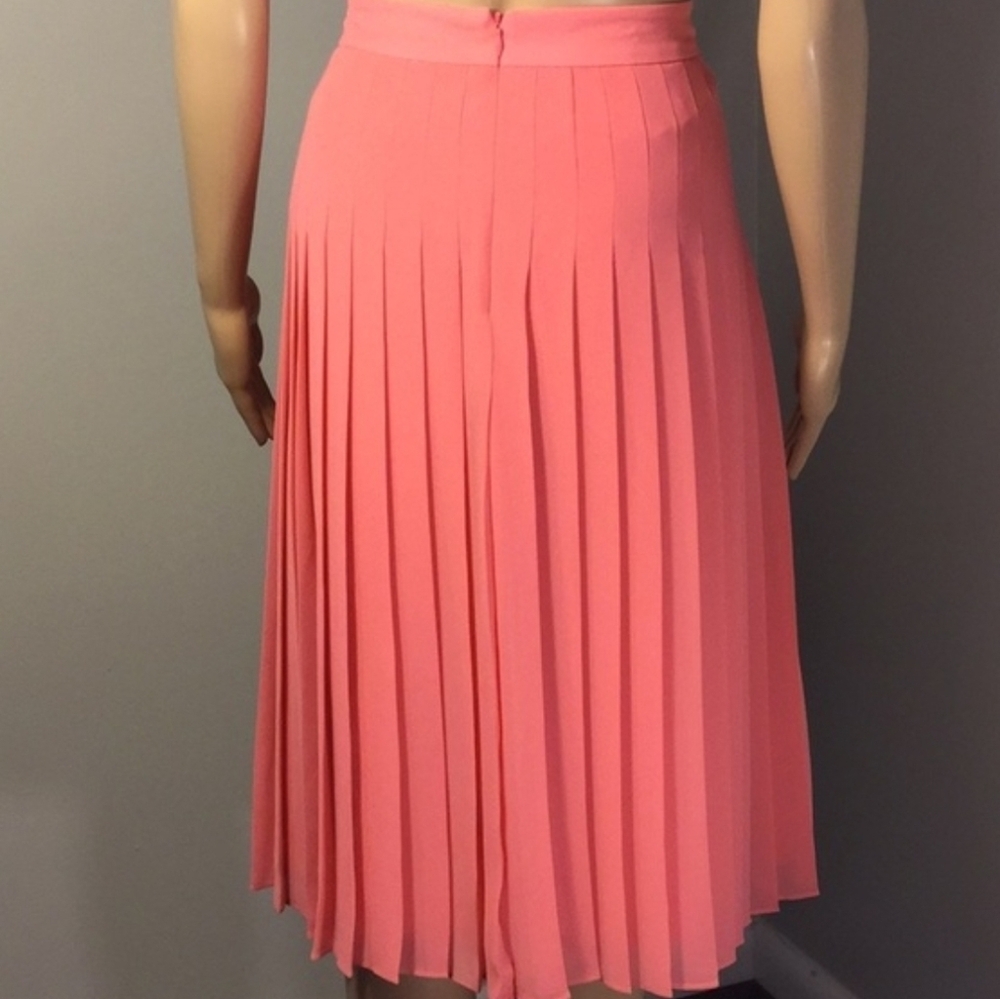 NWT Ann Taylor Women's Pleated Vibrant Coral Skirt SZ 6 - Picture 2 of 8
